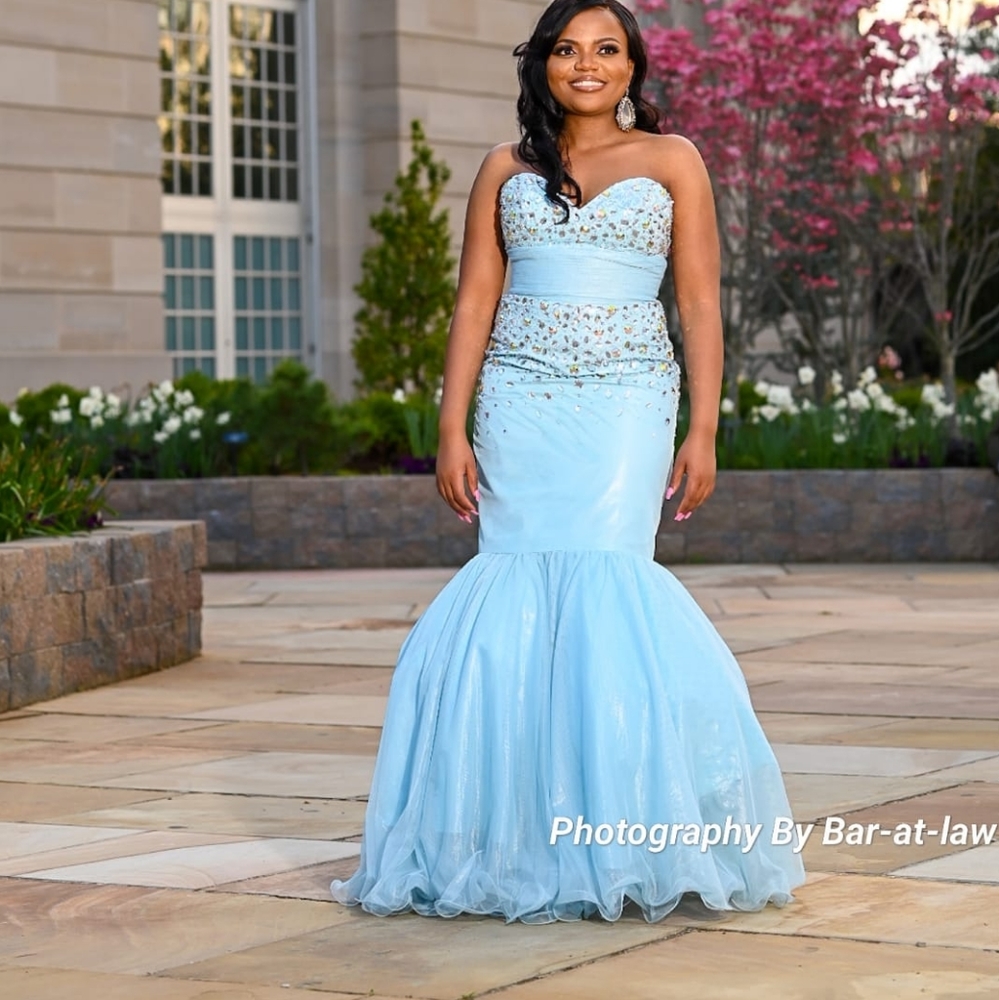 Gorgeous formal Jovani gown statement gown